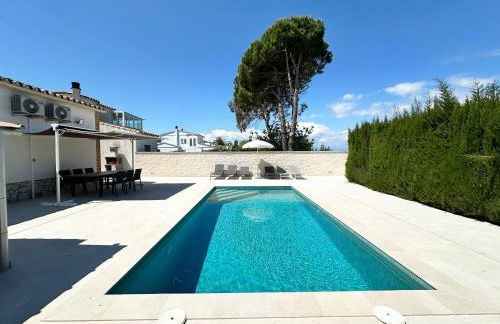 Comfortable house with a pool very close to the beach, Amfora Cugat Sant Pere Pescador - Foto 4