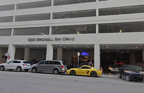 Upscale Apartment in the Heart of Brickell - Foto 88