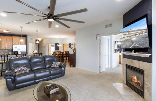 Nautical-Inspired Lakefront Unit w/ Awesome Views - Foto 3