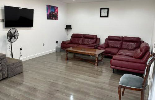 5-Bedroom Cottage in New Waltham, Grimsby - Photo 7