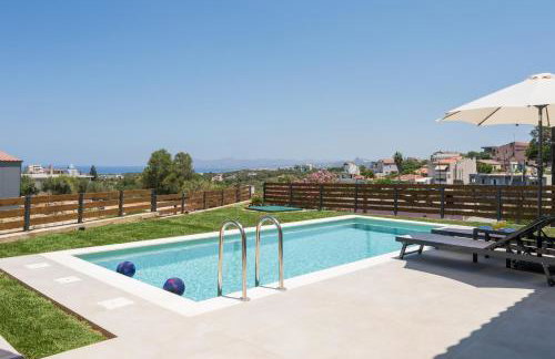 Villa Wisdom - Elegant & Homely with Pool, Galatas - Photo 38