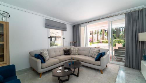 BRIGHT NEW APARTMENT IN PUENTE ROMANO - Foto 4