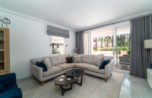 BRIGHT NEW APARTMENT IN PUENTE ROMANO - Foto 4