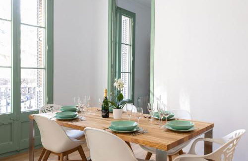 Modernist Family Apartment by PriorityVillas - Photo 24