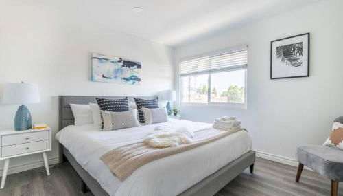Modern 2BR Condo with King Bed & Balcony near LA - Foto 5