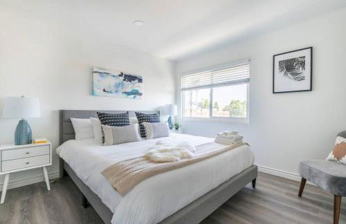 Modern 2BR Condo with King Bed & Balcony near LA - Foto 5