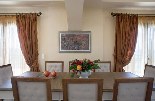 Avra Private Suites - Photo 76