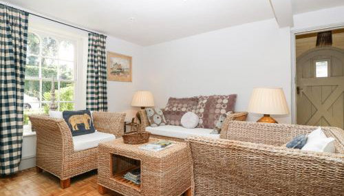 Downton Lodge - Photo 3