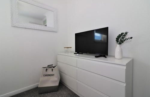 Signature - Honeywell House - Photo 17