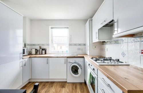 GuestReady - Stylish Apt w/ Parking near Edinburgh - Foto 15