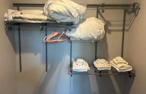 Modern Near Downtown Hospitals Greenville Stay - Foto 7