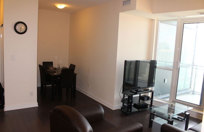 Custom Luxury Suite - By Elite Suites - Photo 26