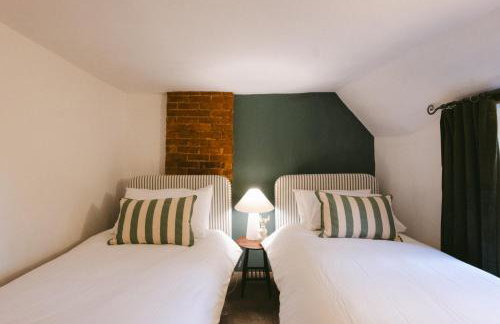 Family-Friendly Cotswolds Cottage with Log Burner, Garden, Sleeps 6 - Foto 26