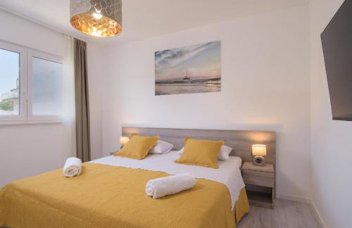 Villa Barbara & Zoran with free parking and heated swimming pool - Photo 12