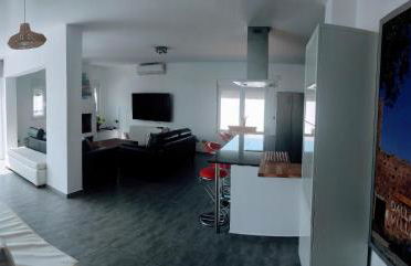 Torreguadiaro Villa - 2 mins walk from the bars and restaurants - Foto 29