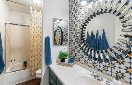 5 Bedroom 4 Bath Boutique Home PREMIUM LOCATION + heated pool option - Foto 24