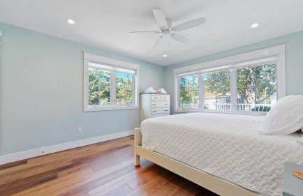 Lux Beach Home Lake Views Firepit - Foto 27