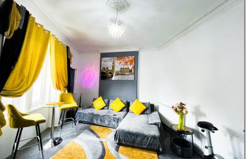 Luxury 3 Bedrooms Entire Flat - Self Check in & Check out - Photo 1