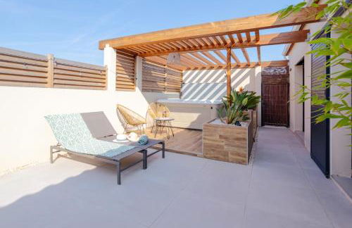 L'entre deux-suite romantique - jacuzzi privatif - clim réversible - wifi - Foto 7