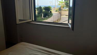 Bilocale vista mare sul lungomare - Foto 5