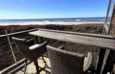 Beachfront Retreat with Ocean Views - Foto 2