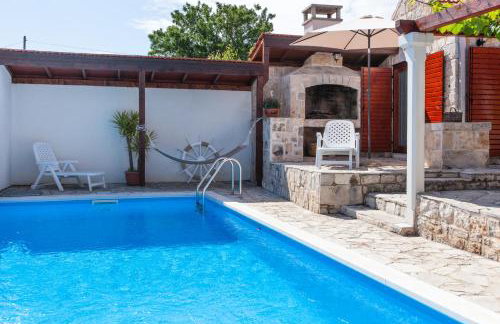 Countryside Family Villa with Private Pool - Photo 9