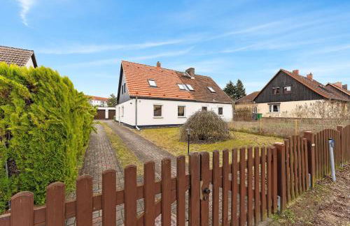 Neues Haus ,11 Betten, völlmöbliert mit Parkplätzen, Garage und Garten - Foto 25
