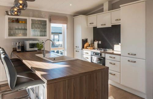 Luxury lodge - St Helens - Photo 15