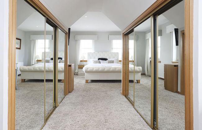 JOIVY Greenknowes Estate With Hot Tub And Bar - Foto 13