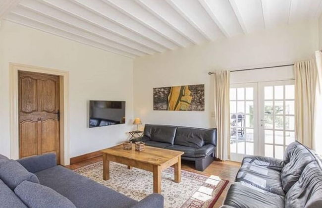 Luxurious Holiday Home in Érezée with Hot Tub - Photo 10