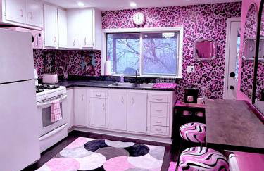 Pinksburgh pet-friendly by Strip, stadium, skyline - Foto 1