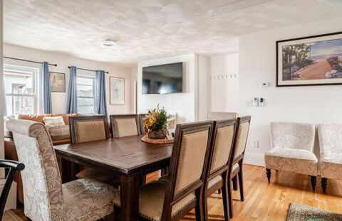 NEW! Family-Friendly Getaway -1 Mi to Dtwn Salem w Roof Deck & Tiki Bar - Foto 30