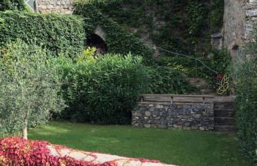 La Scala within a stunning 13th century setting - Photo 31