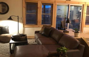 Serene Rustic Farmhouse Mountain Cottage (Sleeps 4) - Foto 12