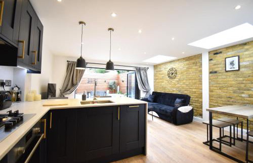 Stunning 2 bed apartment - Photo 25