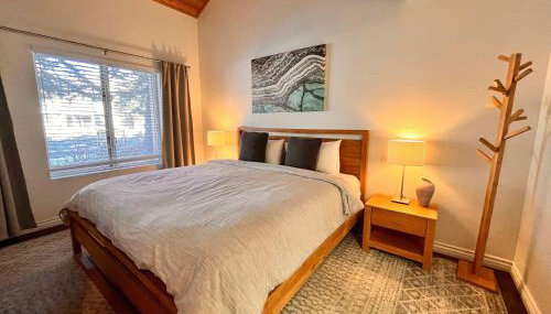 Snowcreek IV - Cozy Mammoth Ski Condo with Mtn Views and Hot Tub - Foto 2