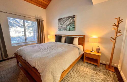 Snowcreek IV - Cozy Mammoth Ski Condo with Mtn Views and Hot Tub - Foto 2