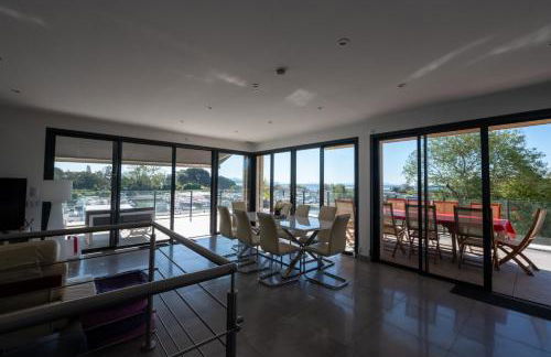 SUPERBE VILLA VUE MER JUSQU'A 14 COUCHAGES La LONDE LES MAURES Entre HYERES et Le LAVANDOU 4 Etoiles PISCINE CHAUFFEE - Foto 16