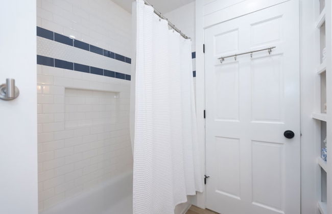 Heaven on Earth! 2 BDR Fontana Flat, Walk to Lake - Photo 23