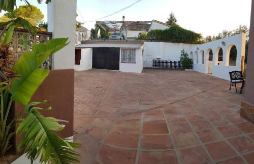 Preciosa villa con gran piscina y fabulosas vistas - Photo 34