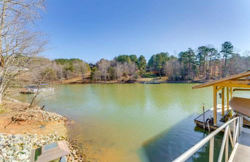 Porch and Game Room! Getaway on Lookout Shoals Lake - Foto 22