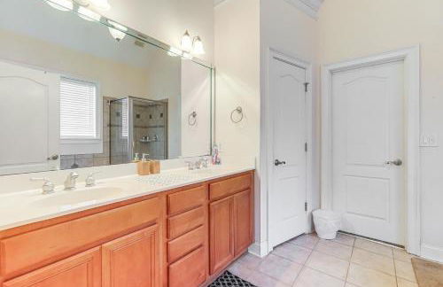 6 Mi to Southern Belle Farm Home with Patio! - Foto 14