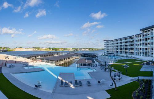 Topsider Condo w/ Stunning Lake Views, Shuffleboard & King Beds - Foto 54