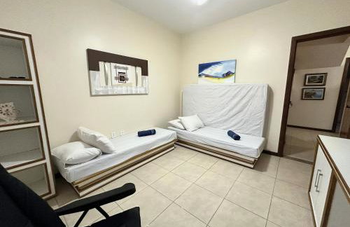 Casarão com quintal na quadra da praia | ROCM1217 - Foto 28