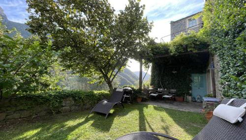Stunning Medieval Mountain Retreat With Pool - Photo 5, Garden
