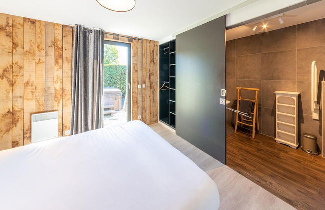 Lush Chalet Near Lake of Butgenbach - Photo 8