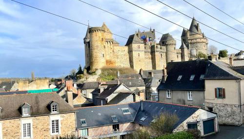 Appartement calme et cosy proche centre vue château - Foto 2