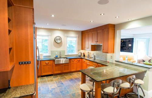 Magnificent Ocean View walk to beaches and town - Foto 10