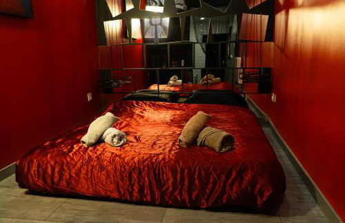 Perle d'eau-Love Room-Jacuzzi-Sauna-Proche Montbéliard et Belfort - Foto 16