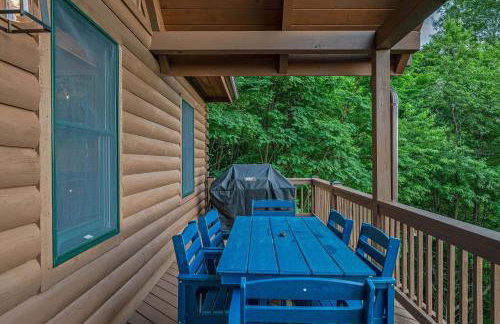 4BR Cabin with Ski Resort, Mtn Views & Hot Tub - Foto 124